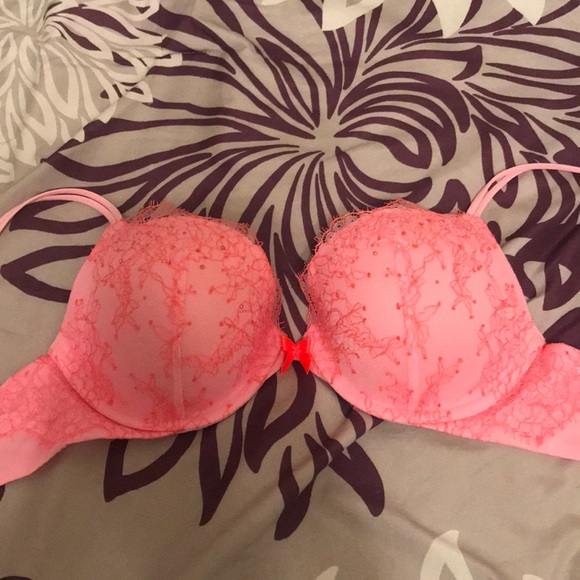 Victoria’s Secret Pink Push Up Bra - SOLD - Picture 1 of 2
